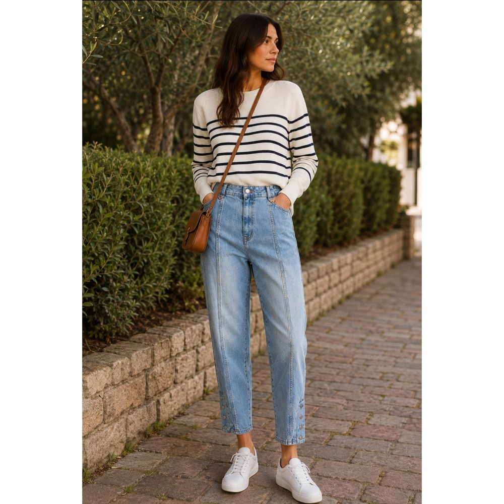 Something Navy High Rise Seamed Tapered Ankle Snap Jeans Light Wash Blue Size 6